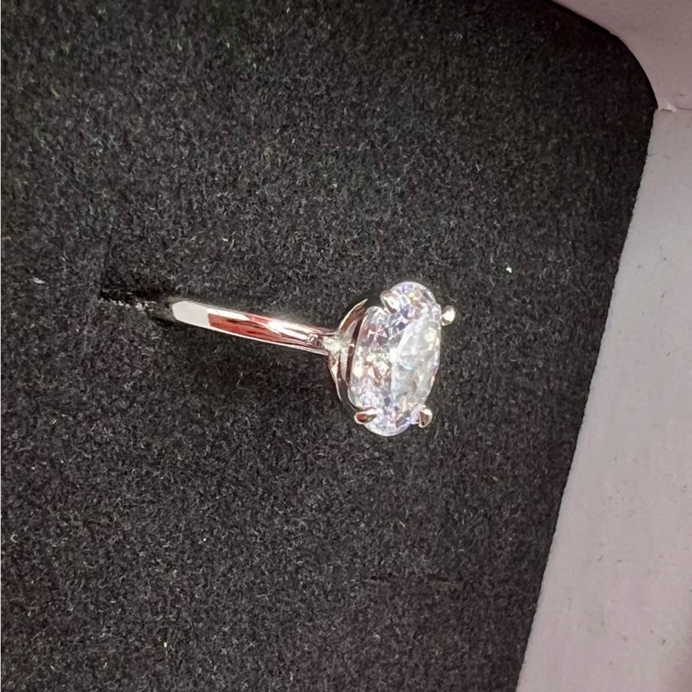 NIB 925 Sterling Silver Zircon Ring Size 7 - Picture 15 of 16
